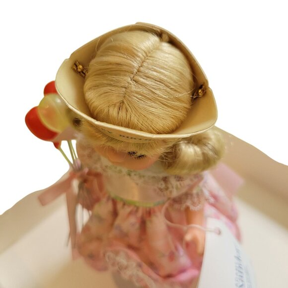 Madame Alexander Happy Birthday Doll 21524 WENDY Blonde Balloons - Picture 5 of 6
